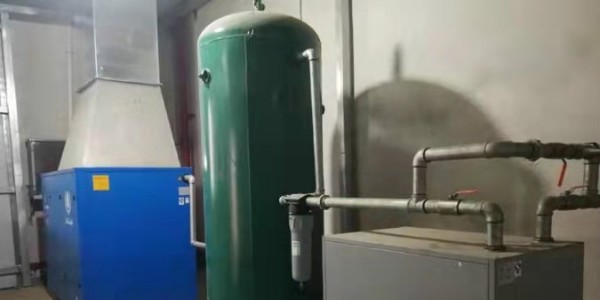 螺桿空壓機(jī)要定期放水，否則......